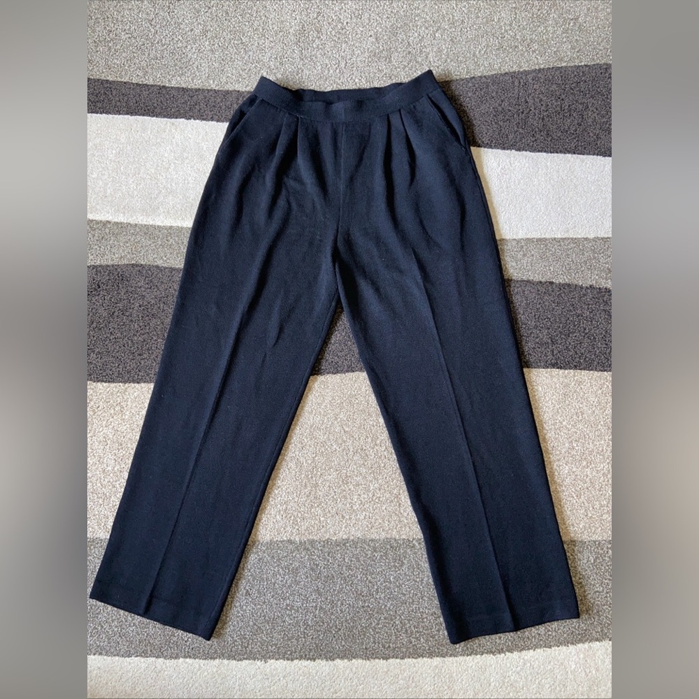 St. John Basics Pants Women's 10 Black Knit Pull On Straight Leg Pleated
